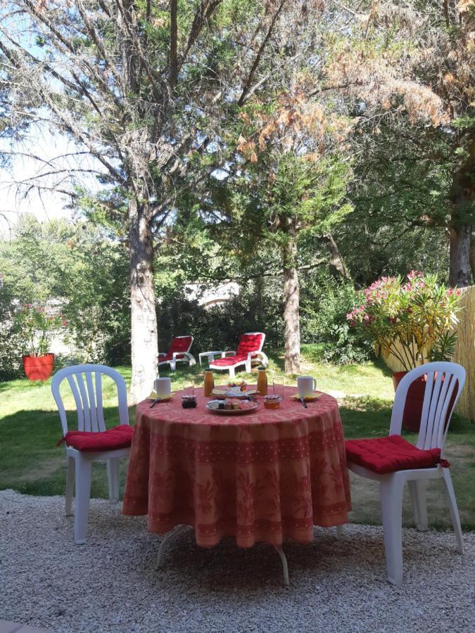 Suite Avec Jardin Entre Aix En Provence, Luberon Et Verdon Peyrolles-en-Provence Eksteriør bilde